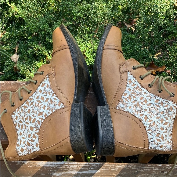 Barely Worn Madden Girl Boots - Picture 7 of 10